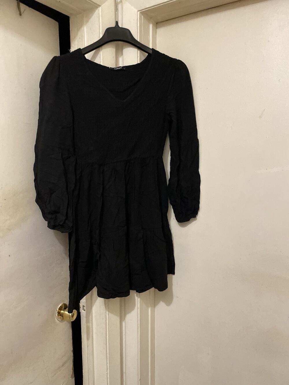 NWT Vaiaye Women’s Black Babydoll Mini Dress Size M Puff Sleeve Smocked Back